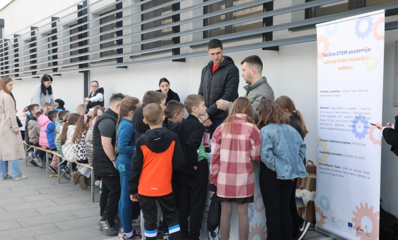 Tesla&STEM u Pleternici: znanost i tehnologija oživjeli na Gradskoj tržnici!